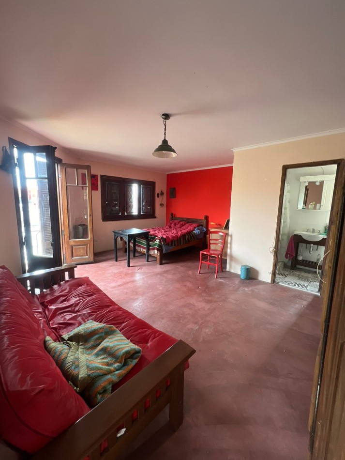 VENTA - CASA DE ESTILO - CINCO AMBIENTES - LA PERLA