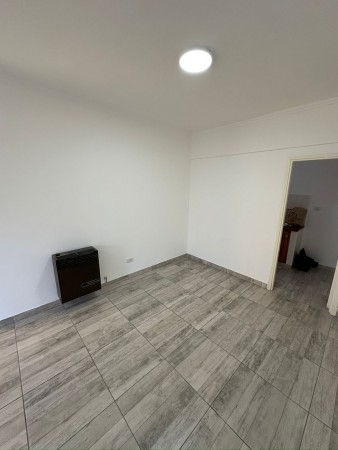  Oportunidad!!. Venta de muy lindo Dpto 3 ambientes reciclado en Planta Baja c/ espacio de Cochera