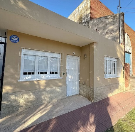 OPORTUNIDAD! Venta PH reciclado  3 ambientes al frente. Apto Crédito