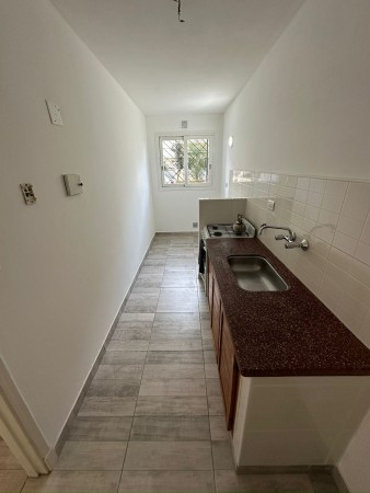  Oportunidad!!. Venta de muy lindo Dpto 3 ambientes reciclado en Planta Baja c/ espacio de Cochera