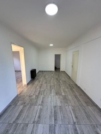  Oportunidad!!. Venta de muy lindo Dpto 3 ambientes reciclado en Planta Baja c/ espacio de Cochera