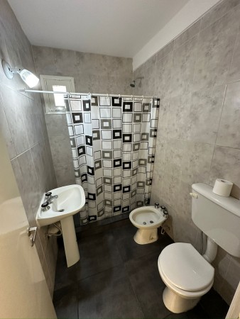  Oportunidad!!. Venta de muy lindo Dpto 3 ambientes reciclado en Planta Baja c/ espacio de Cochera