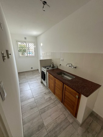  Oportunidad!!. Venta de muy lindo Dpto 3 ambientes reciclado en Planta Baja c/ espacio de Cochera