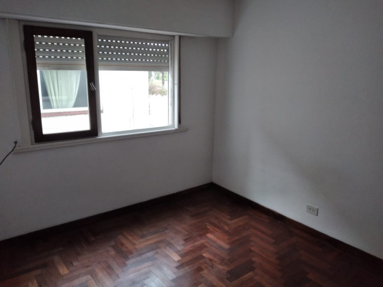 DEPTO.TIPO PH 1ER.X ESCALERA LATERAL. SAN JOSE.