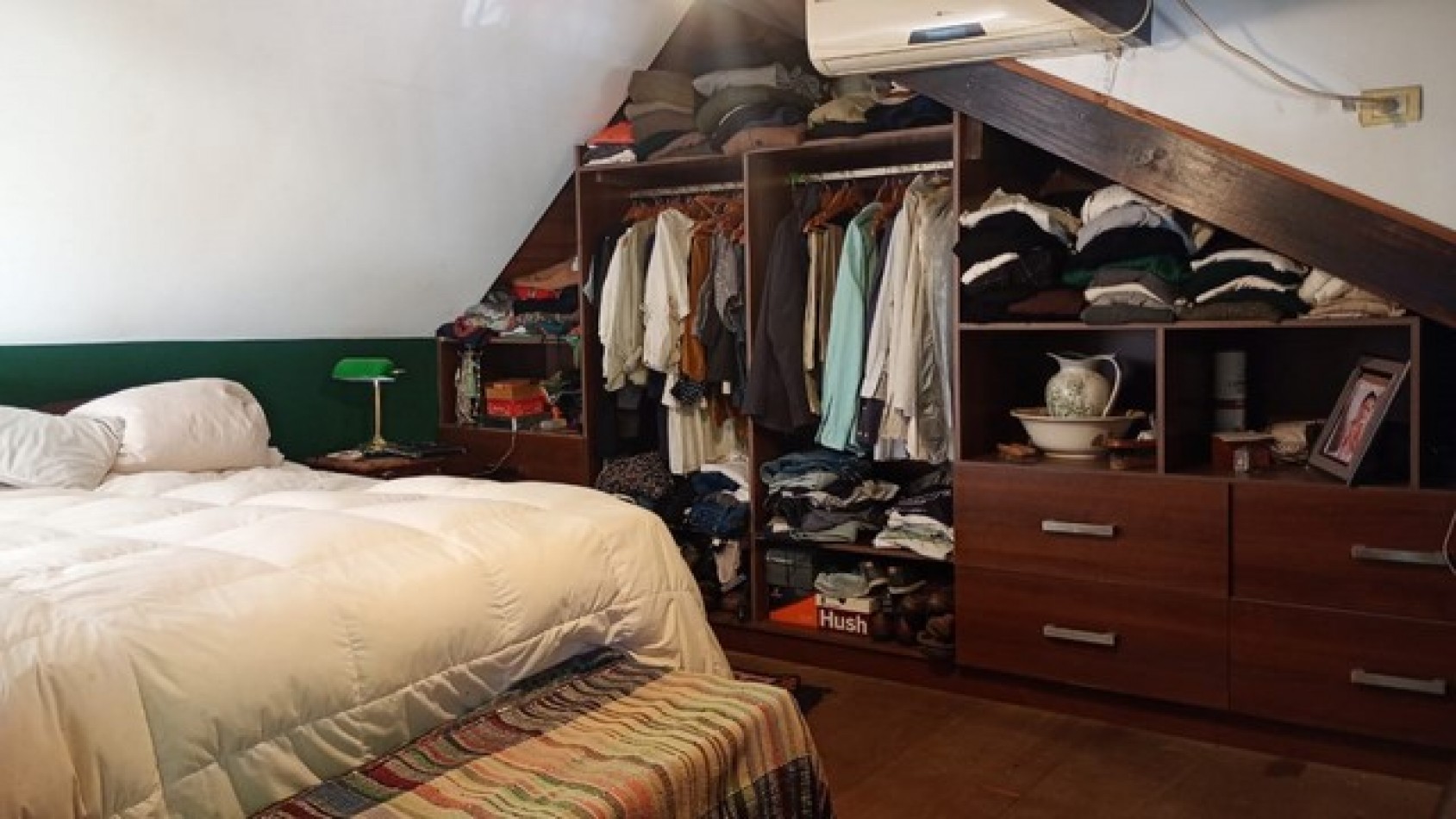 Excelente Chalet reciclado de 5 ambientes, amplio patio San Jose o permuta 3 amb con cochera  14 de Julio entre Rawson y Garay