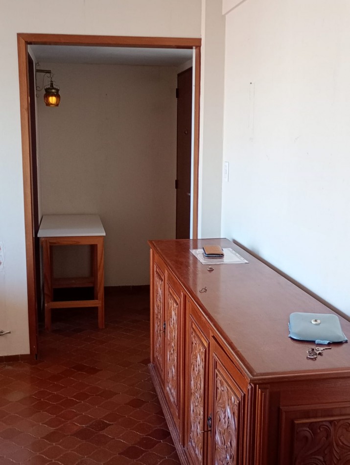 Oportunidad!! Venta dpto dos ambientes c/cochera, en Varese. Plena vista al mar. 