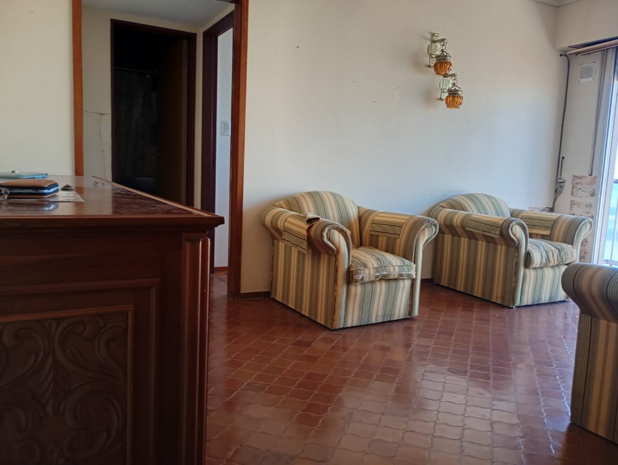 Oportunidad!! Venta dpto dos ambientes c/cochera, en Varese. Plena vista al mar. 