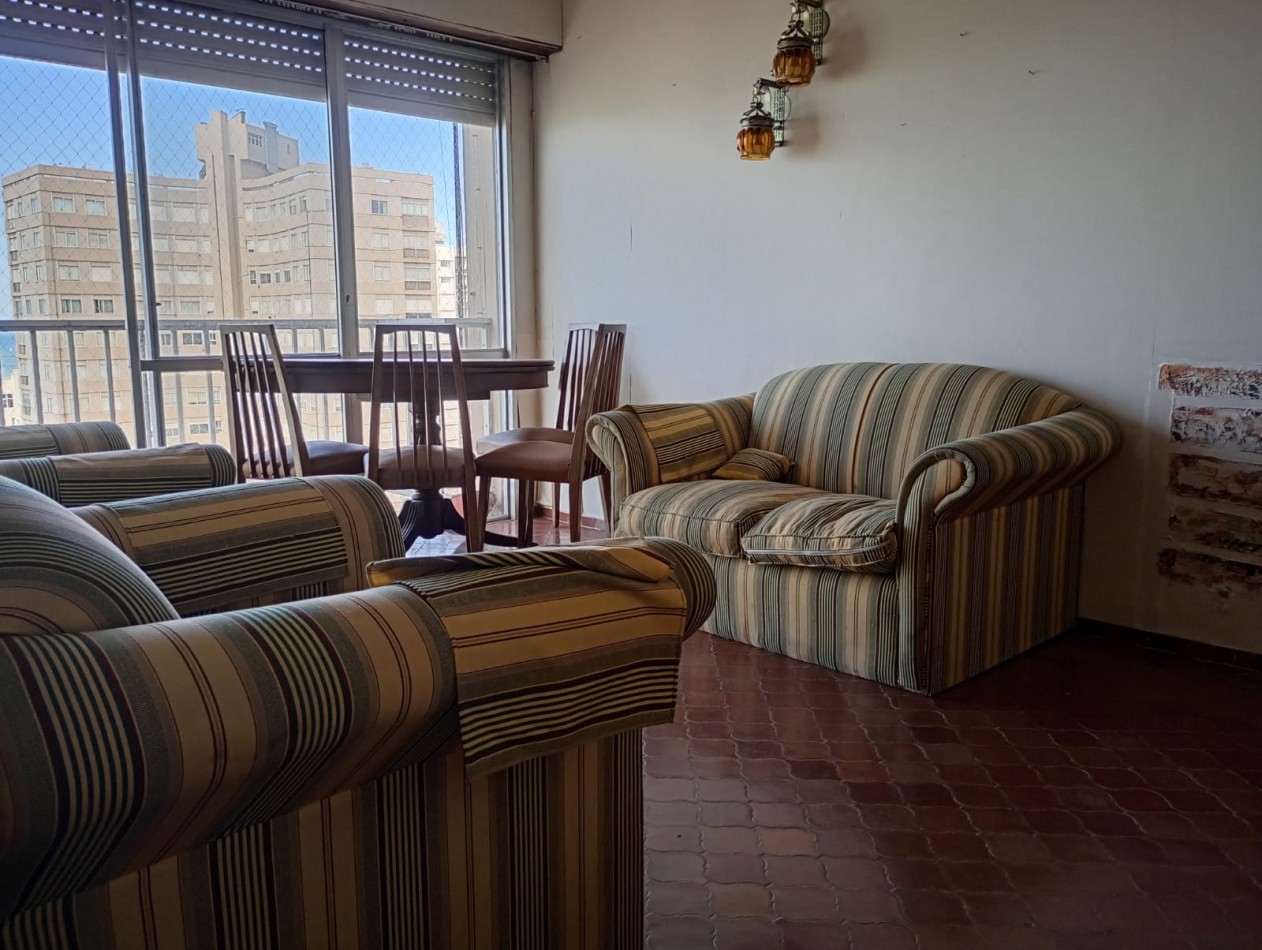 Oportunidad!! Venta dpto dos ambientes c/cochera, en Varese. Plena vista al mar. 