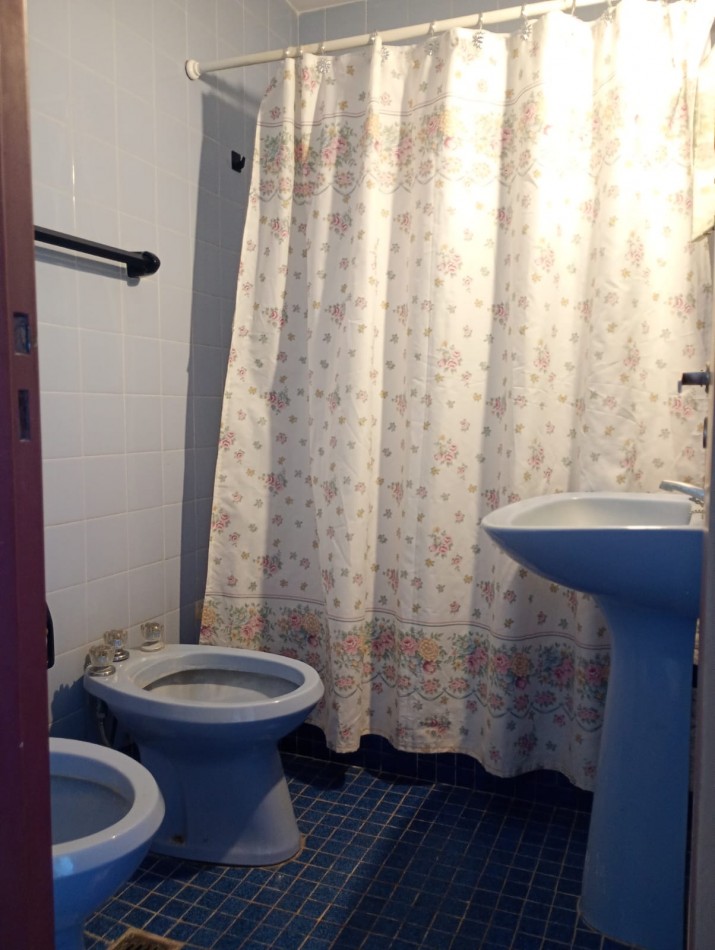 Oportunidad!! Venta dpto dos ambientes c/cochera, en Varese. Plena vista al mar. 