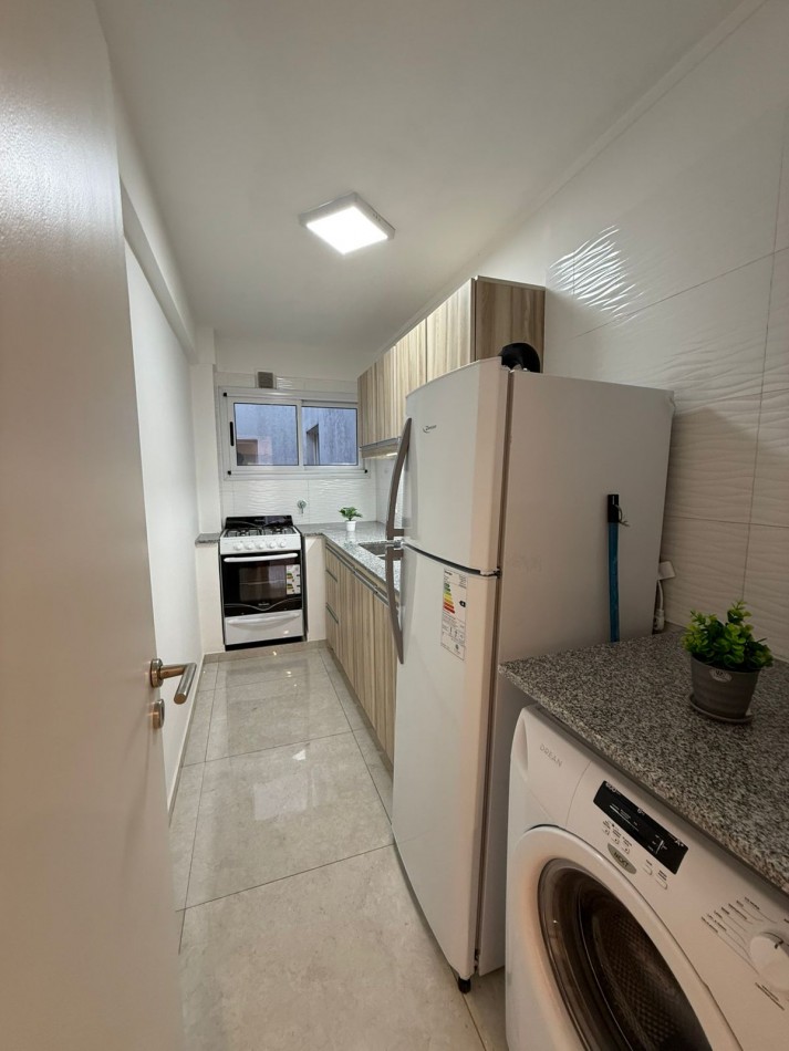  Venta Departamente tres ambientes al frente. Brown al 2300. Amoblado