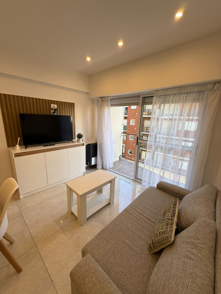  Venta Departamente tres ambientes al frente. Brown al 2300. Amoblado