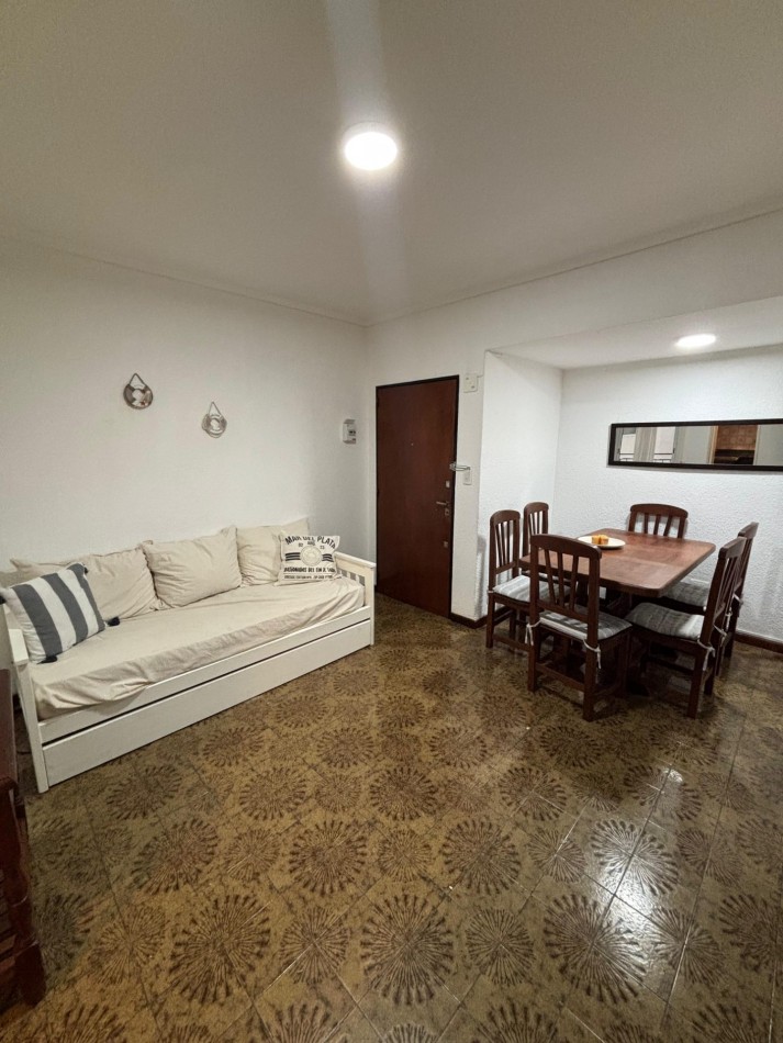  Oportunidad!. Venta dpto dos ambientes c/cochera. Brown al 1800.