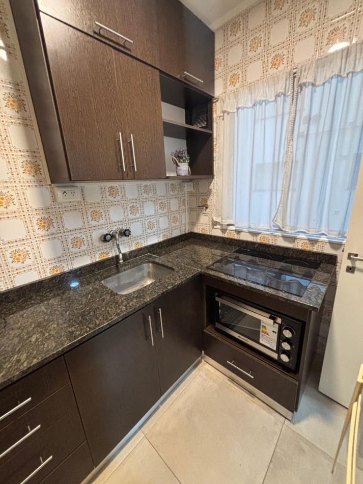  Oportunidad!. Venta dpto dos ambientes c/cochera. Brown al 1800.