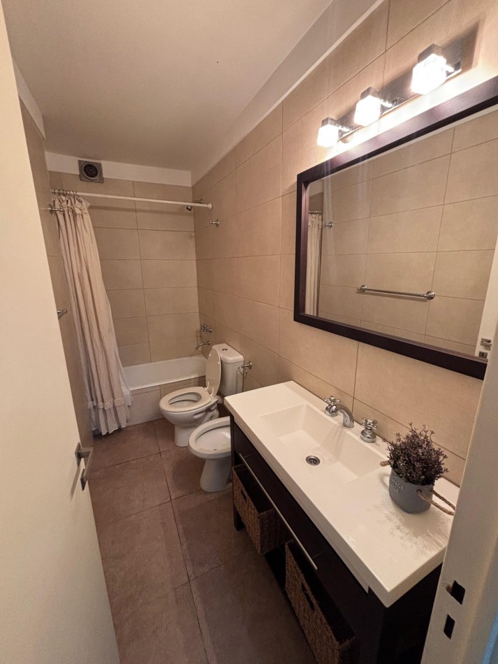  Oportunidad!. Venta dpto dos ambientes c/cochera. Brown al 1800.