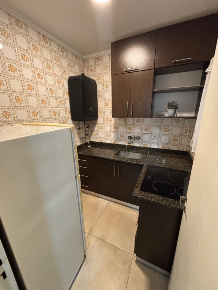  Oportunidad!. Venta dpto dos ambientes c/cochera. Brown al 1800.