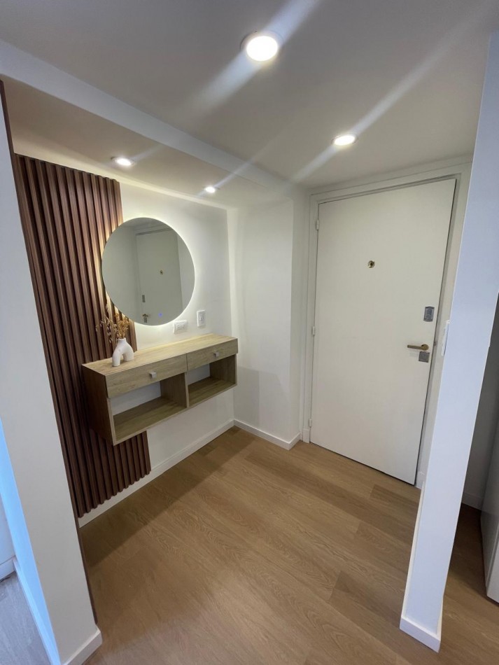 Venta dpto dos ambientes Reciclado y Amoblado c/ patio. Rivadavia 2700 