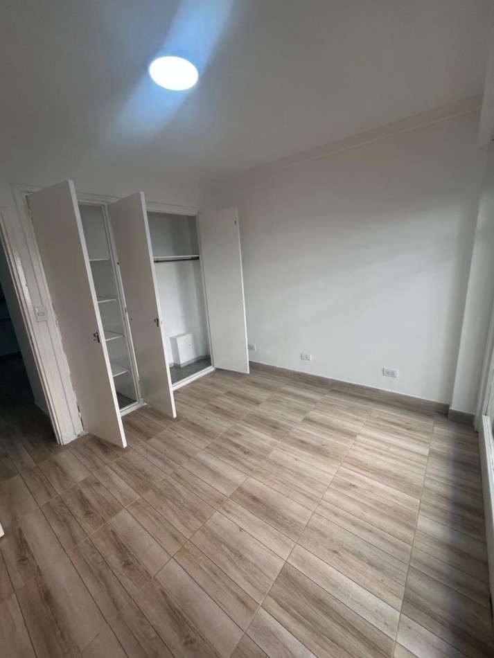 Venta departamento dos ambientes invertido. Zona Aldrey