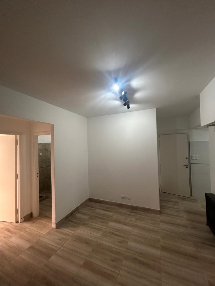 Venta departamento dos ambientes invertido. Zona Aldrey