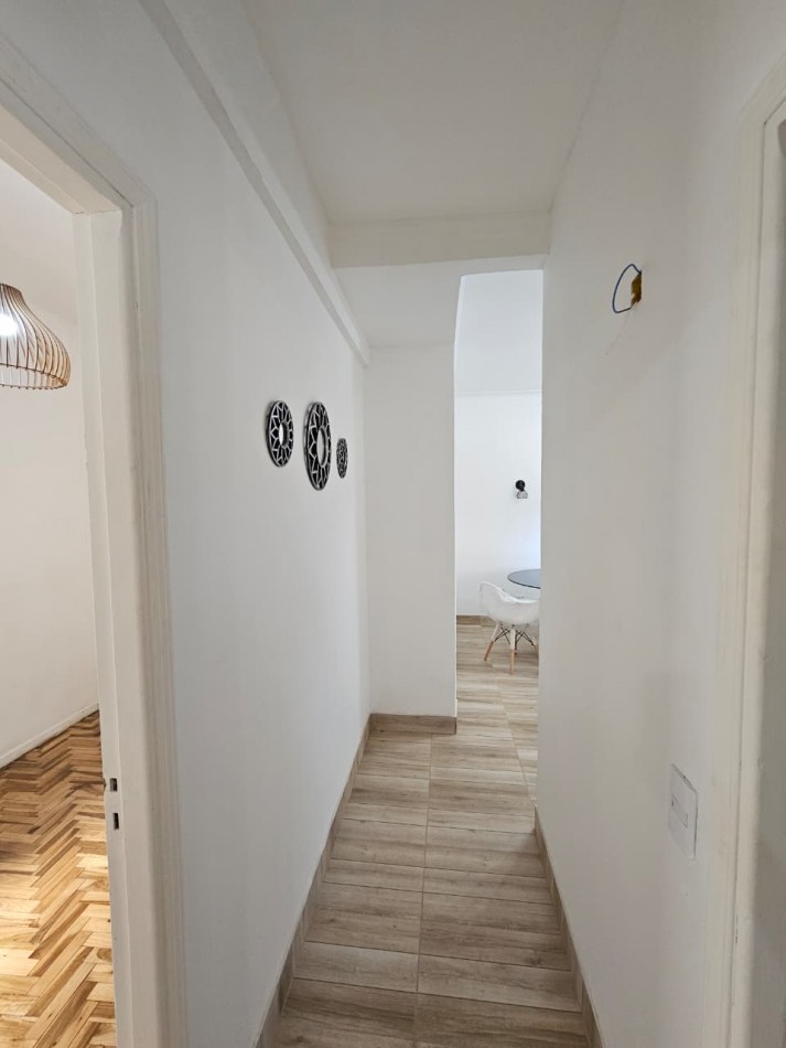 Venta de departamento tres ambientes en Chauvin. 