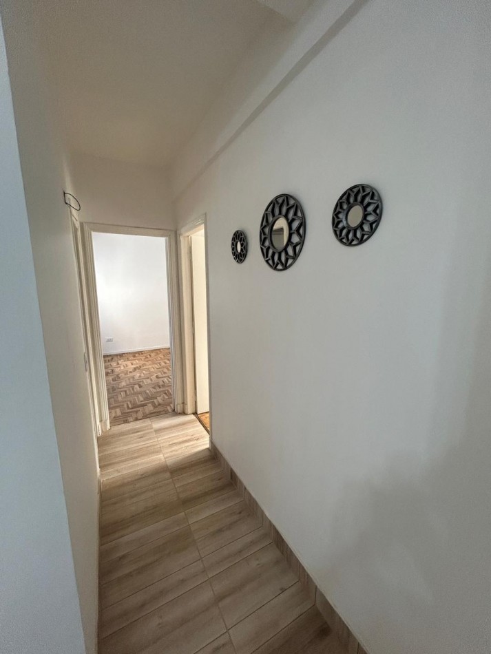Venta de departamento tres ambientes en Chauvin. 