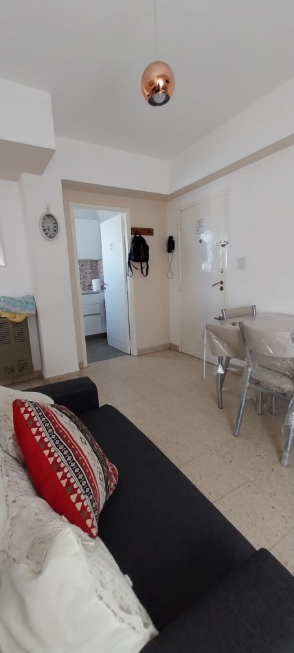 Oportunidad!!!!Venta dpto dos ambientes, apto credito. Zona comercial(Av. Luro y Salta).
