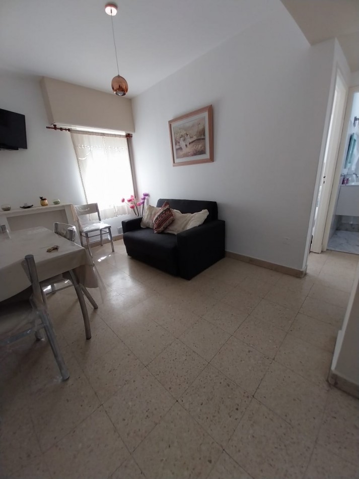 Oportunidad!!!!Venta dpto dos ambientes, apto credito. Zona comercial(Av. Luro y Salta).