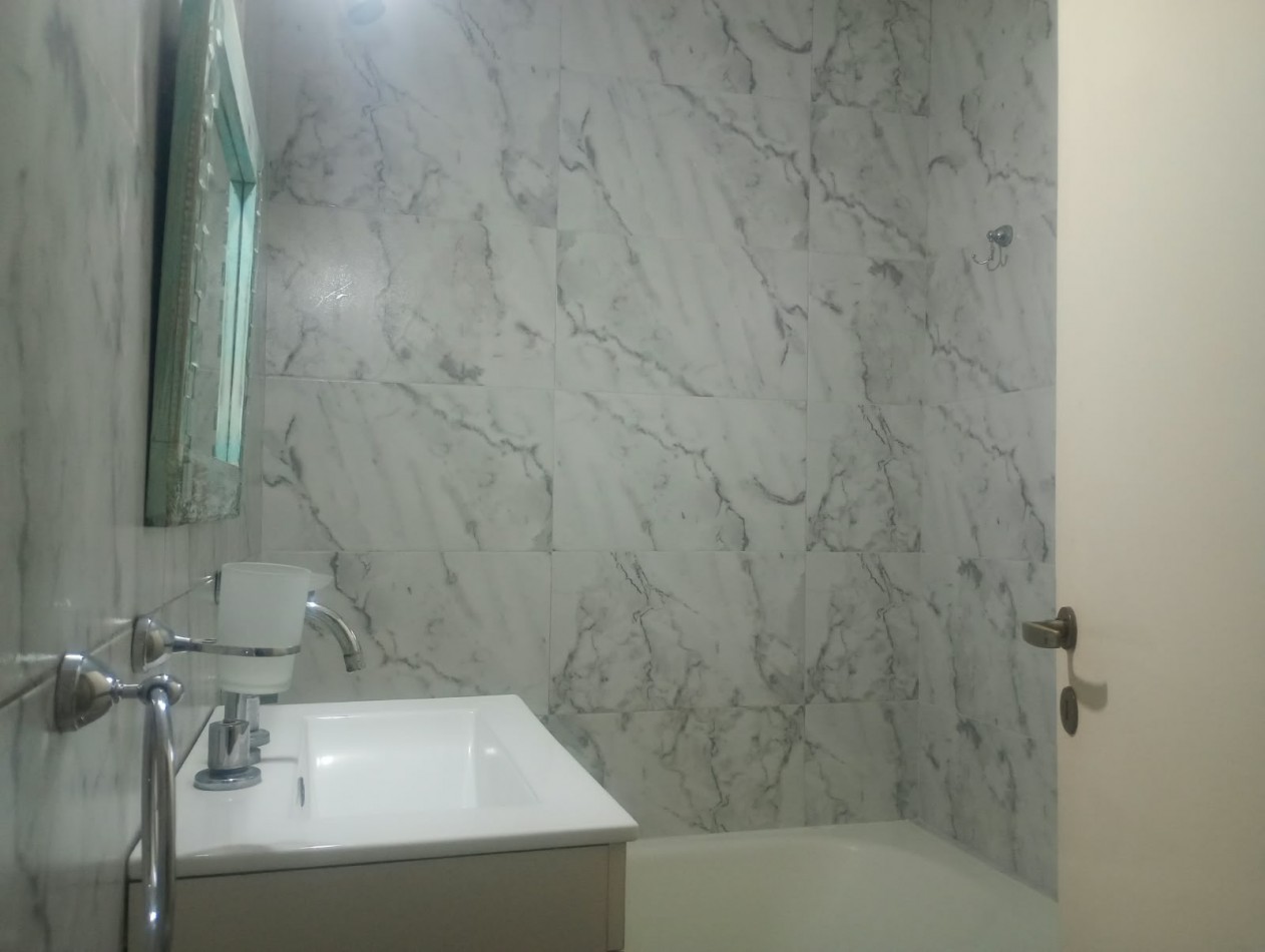 Oportunidad!!!!Venta dpto dos ambientes, apto credito. Zona comercial(Av. Luro y Salta).