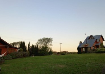 HERMOSISIMA FRACCION EN TANDIL,PARAJE LA ELENA, CON DOS CABANAS Y PISCINA