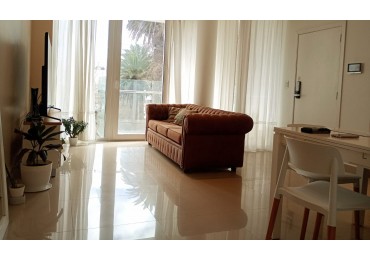 Excelente Piso de tres ambientes c/cochera y baulera en  calle Catamarca al 1400, Barrio  La Perla. Apto Credito