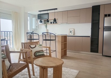 Excelente dpto dos ambientes reciclado y amoblado c/vista al mar y plaza Colon. Apto Credito