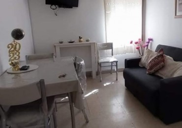 Oportunidad!!!!Venta dpto dos ambientes, apto credito. Zona comercial(Av. Luro y Salta).