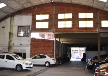Cochera habilitada de 574 m2 cubiertos sobre Av. Libertad al 5100