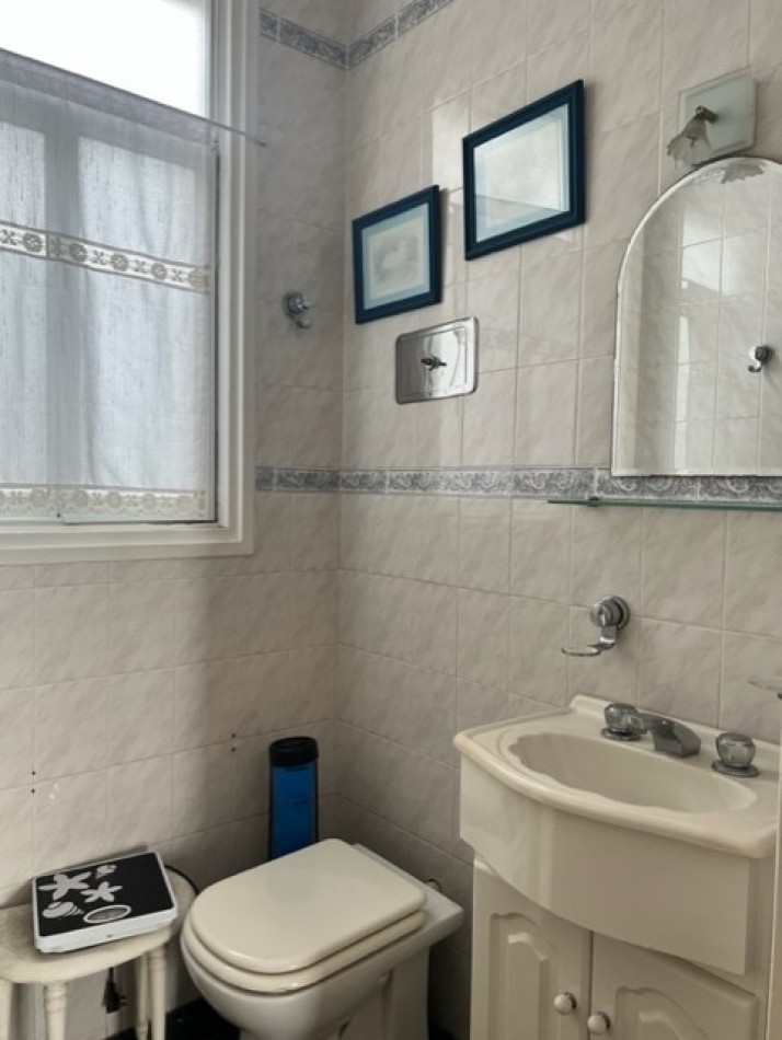 EVALUE, VEALO, BUSCA ESTILO ???  departamento AMPLISIMO,  señorial DE  3 amb con dependencia,  dormitorios al frente con balcon, microcentro, a un paso de  todo lo que necesite y del mar, EXCELENTE OPCION DE COMRPA !!!  