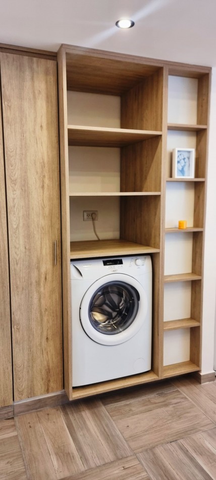MONOAMBIENTE AL FRENTE CON BALCON TOTALMENTE RECICLADO- PLAZA COLON -