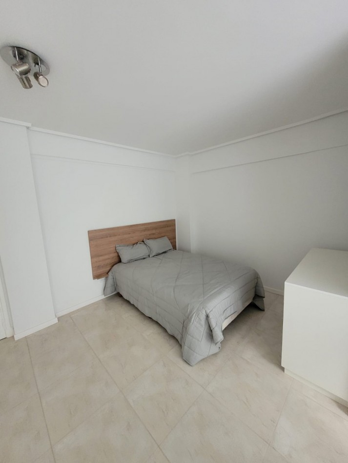 VENTA AMBIENTE Y MEDIO -ENTRE RIOS 2200-