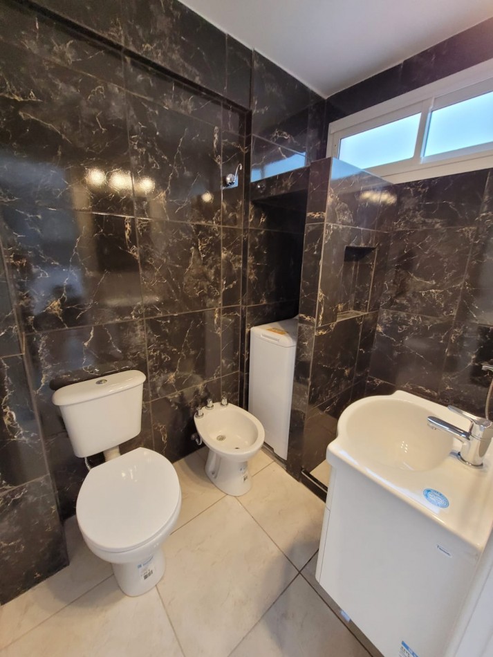 VENTA AMBIENTE Y MEDIO -ENTRE RIOS 2200-